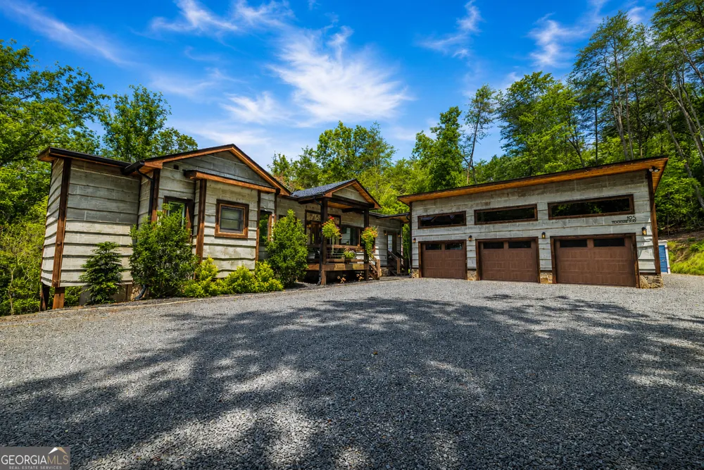 195 Moonshine WAY Blue Ridge, GA 30513