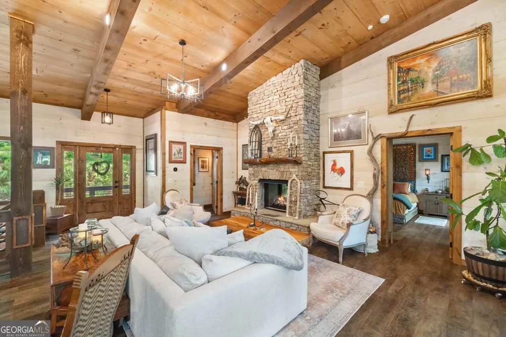 195 Moonshine WAY Blue Ridge, GA 30513
