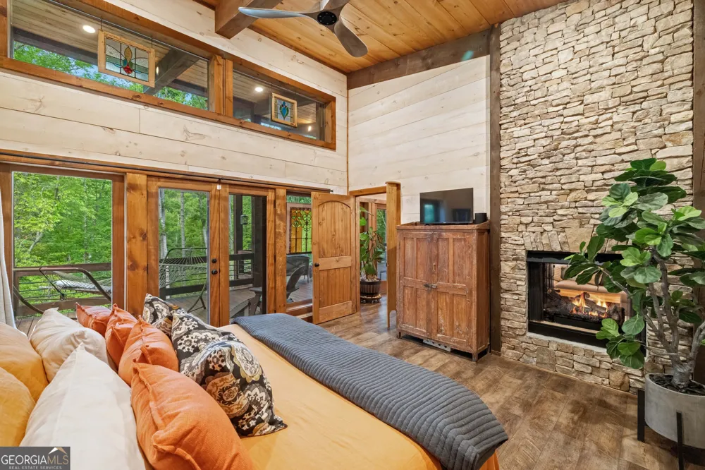 195 Moonshine WAY Blue Ridge, GA 30513