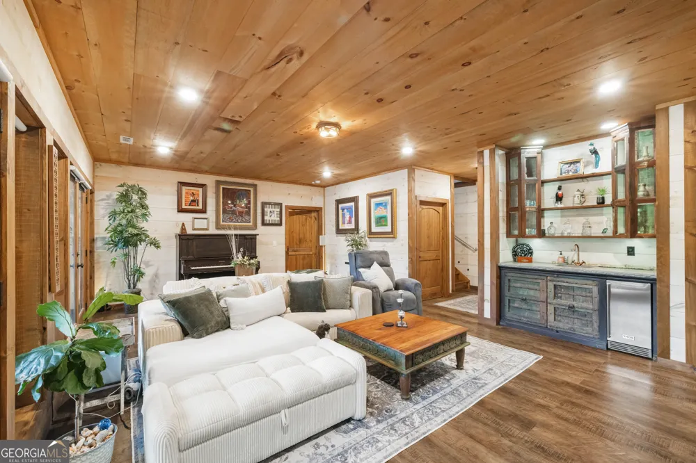195 Moonshine WAY Blue Ridge, GA 30513