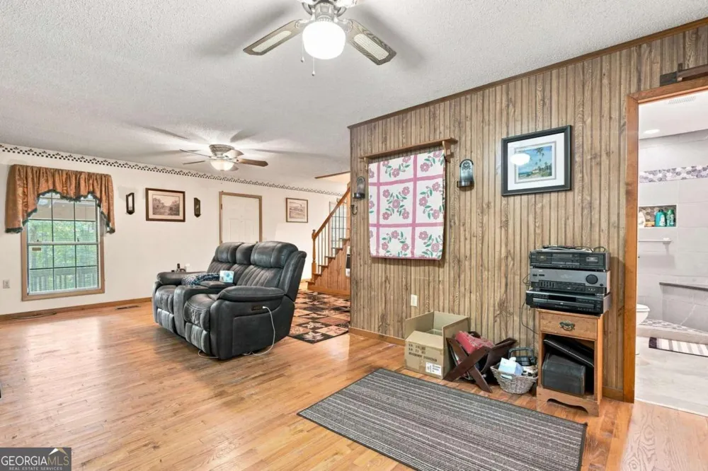 1525 Sperin RD Ball Ground, GA 30107