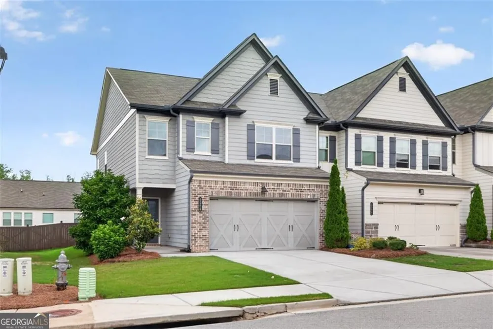 5524 Garens WAY Flowery Branch, GA 30542