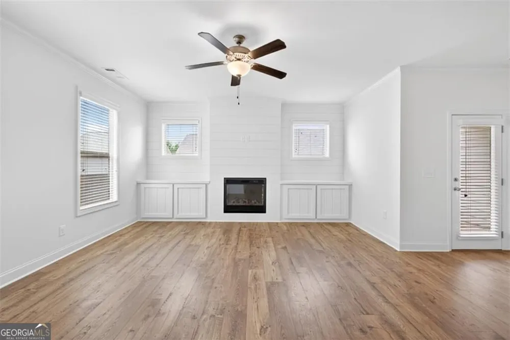 5524 Garens WAY Flowery Branch, GA 30542