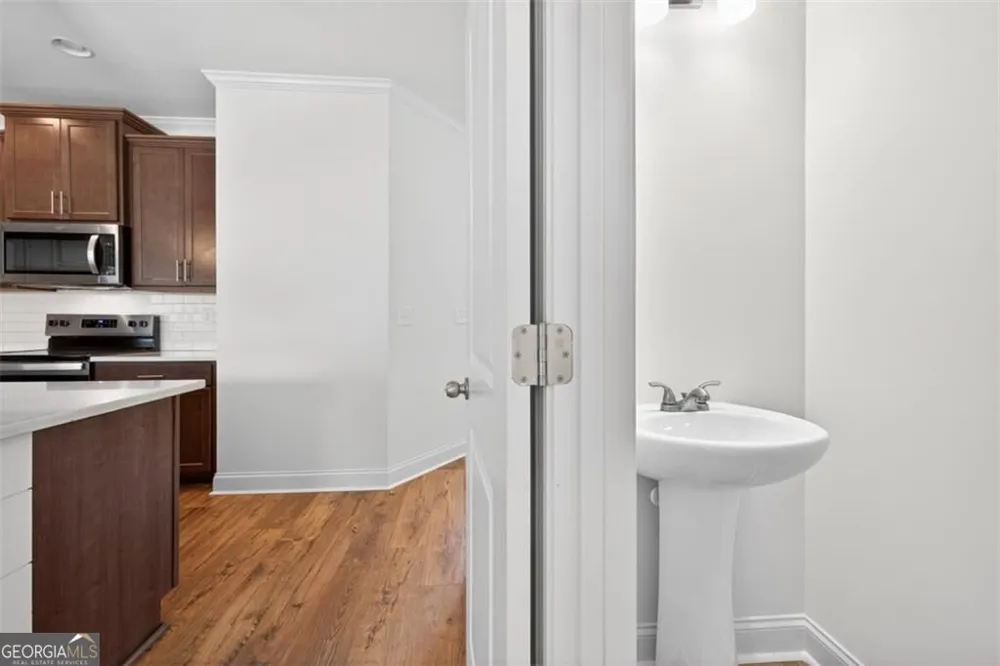 5524 Garens WAY Flowery Branch, GA 30542