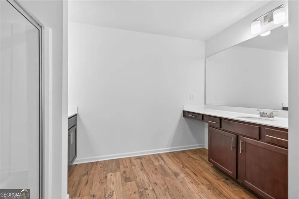 5524 Garens WAY Flowery Branch, GA 30542