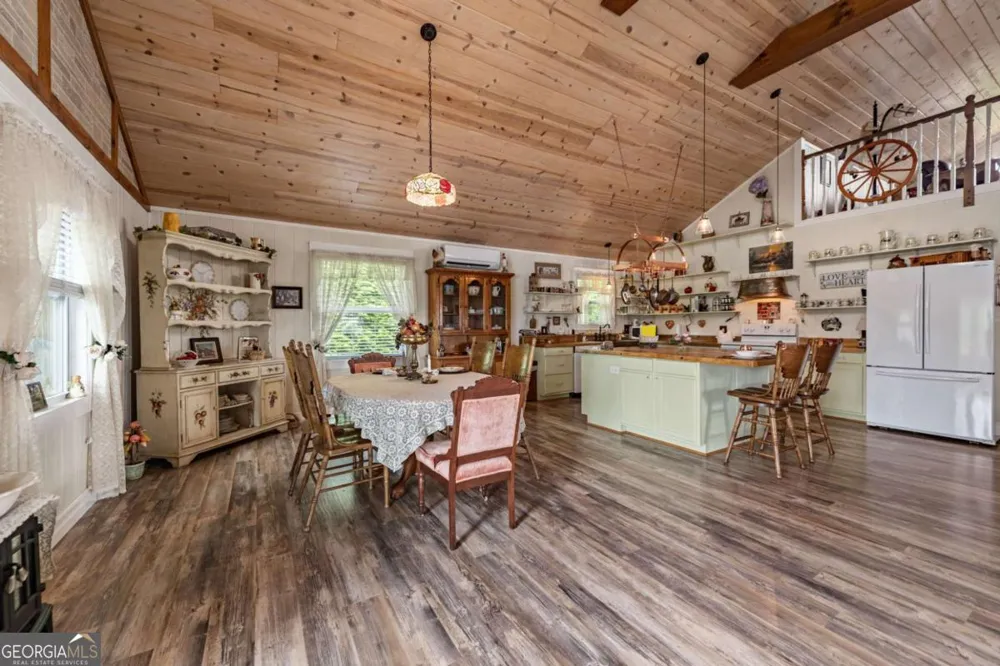 53 Fox RUN Blue Ridge, GA 30513