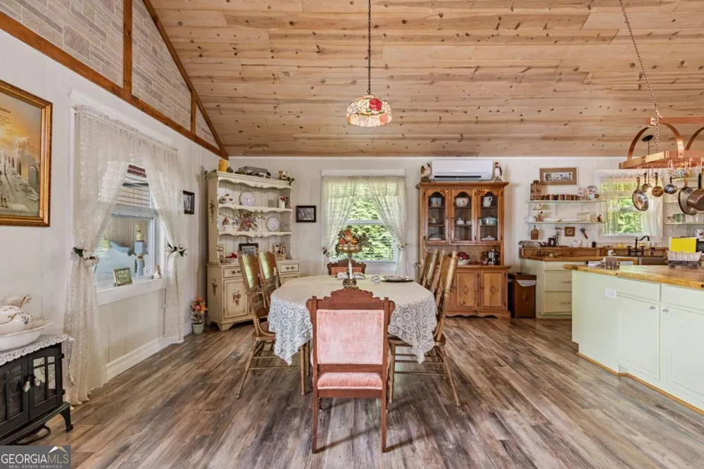 53 Fox RUN Blue Ridge, GA 30513