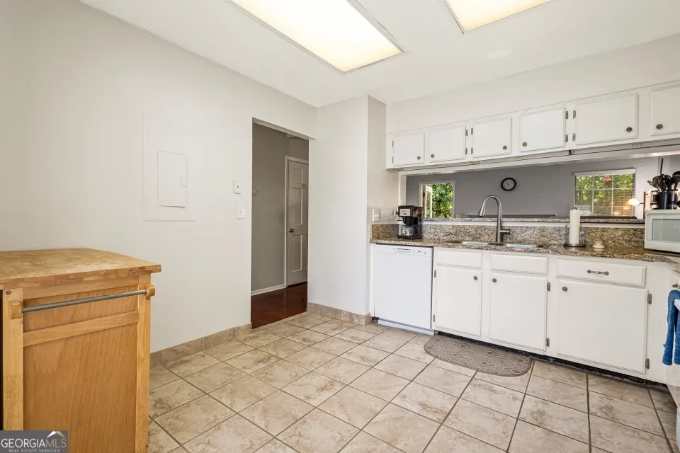 603 Wedgewood WAY Sandy Springs, GA 30350