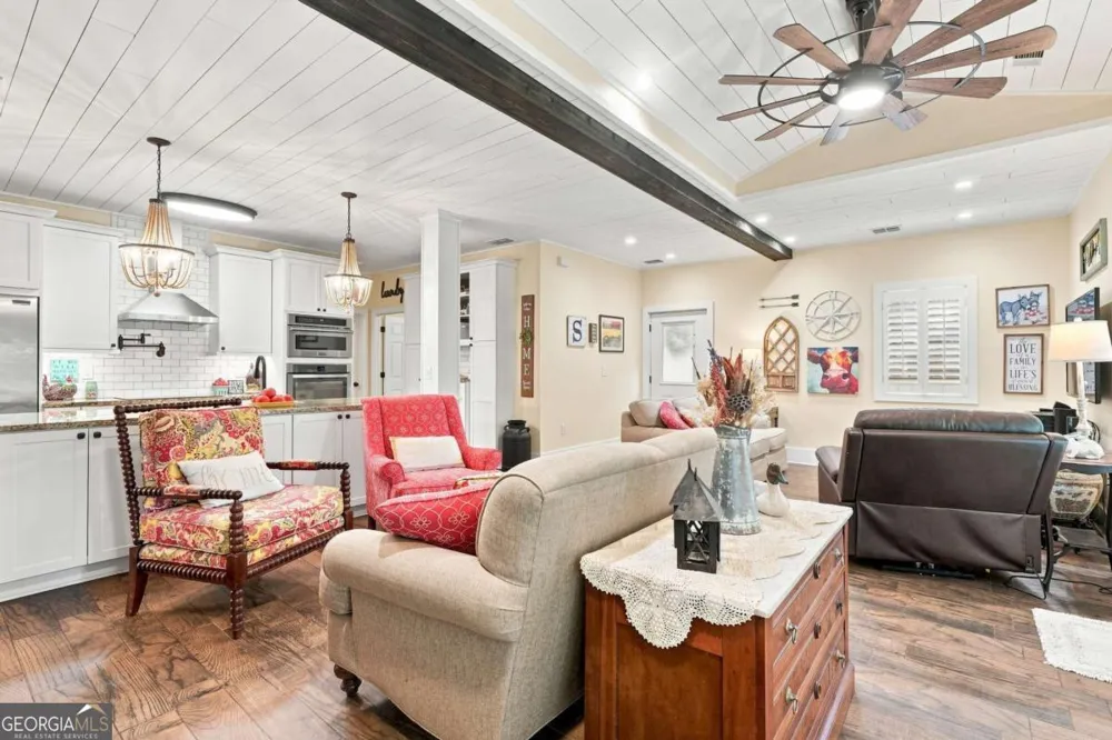 216 Mockingbird LN Brooks, GA 30205
