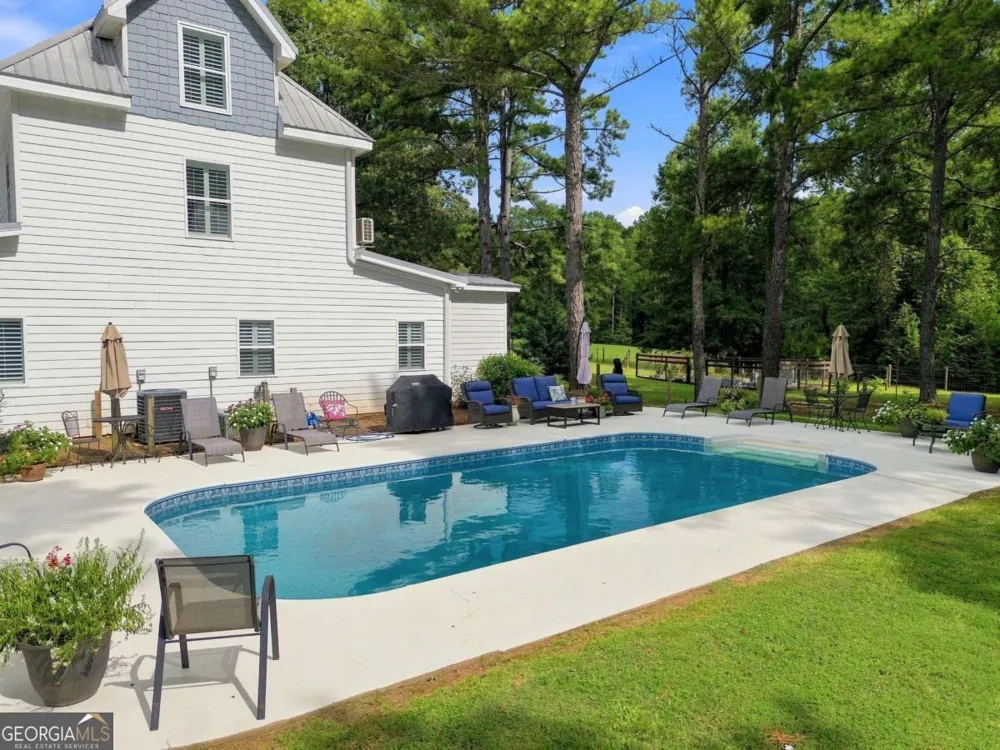 216 Mockingbird LN Brooks, GA 30205
