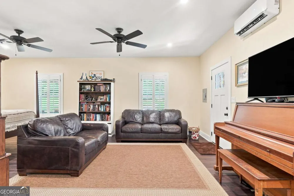 216 Mockingbird LN Brooks, GA 30205