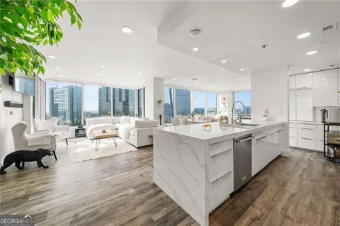 3338 Peachtree RD