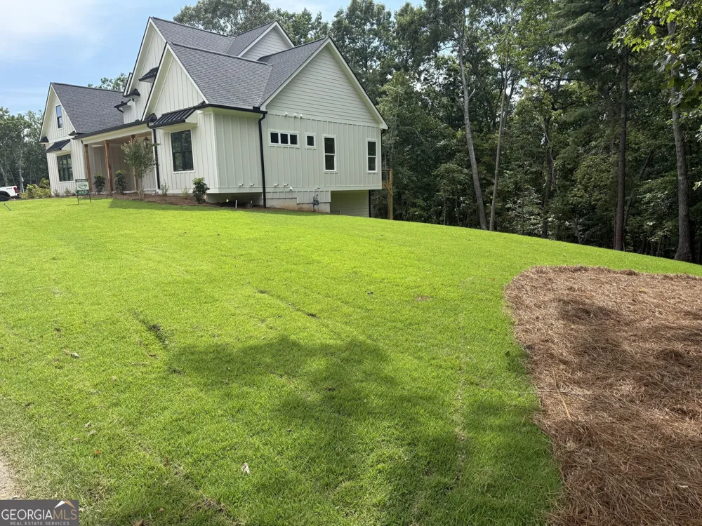 5990 Warpath RD Flowery Branch, GA 30542