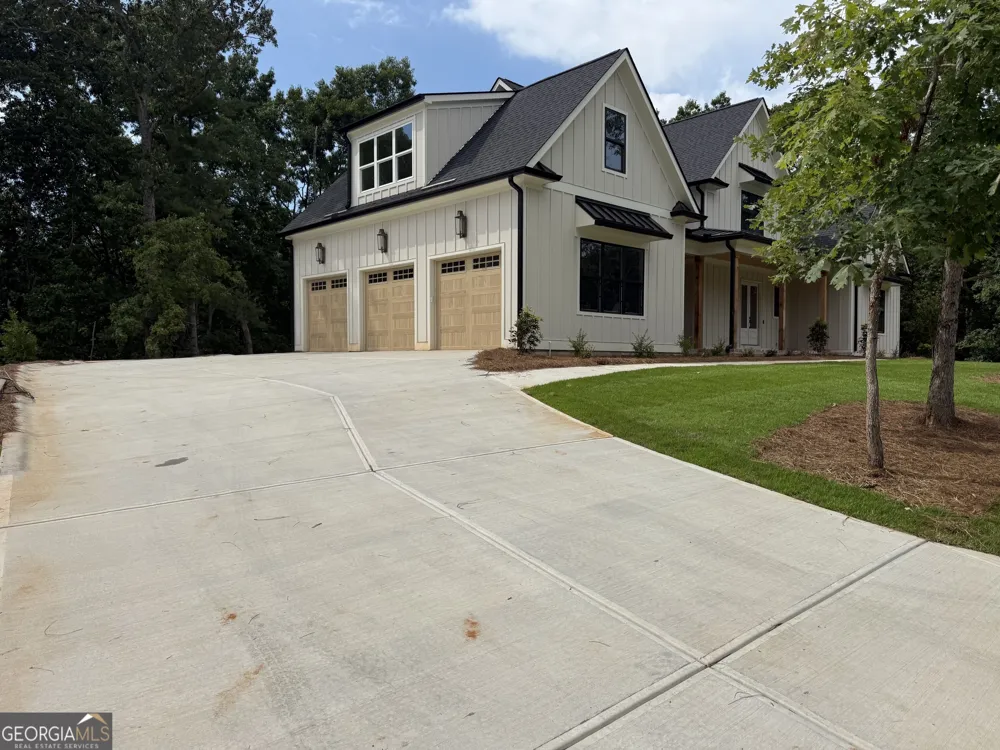 5990 Warpath RD Flowery Branch, GA 30542
