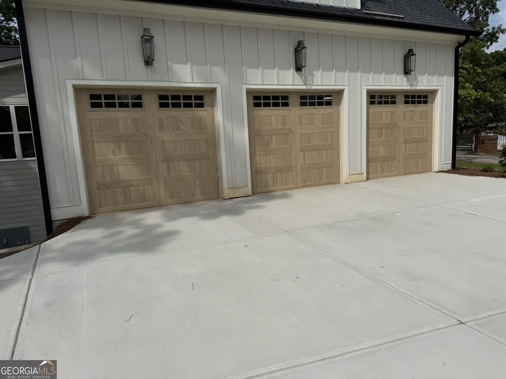 5990 Warpath RD Flowery Branch, GA 30542
