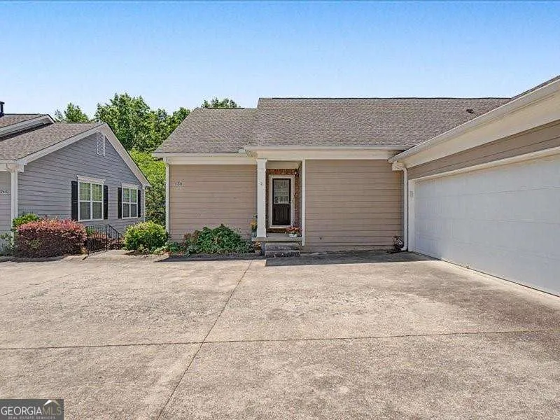 130 Camry CIR Dallas, GA 30157