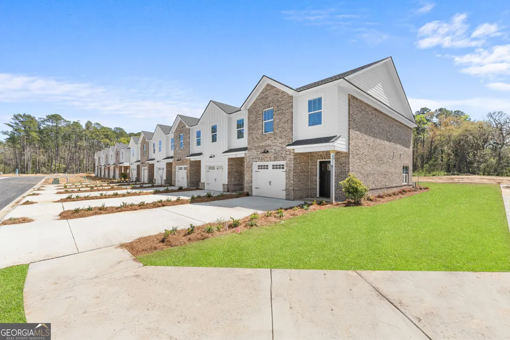 15 Azalea LN Richmond Hill, GA 31324