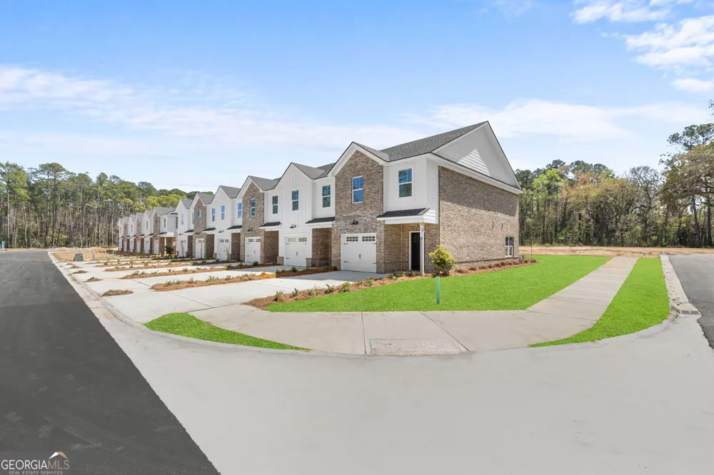 15 Azalea LN Richmond Hill, GA 31324