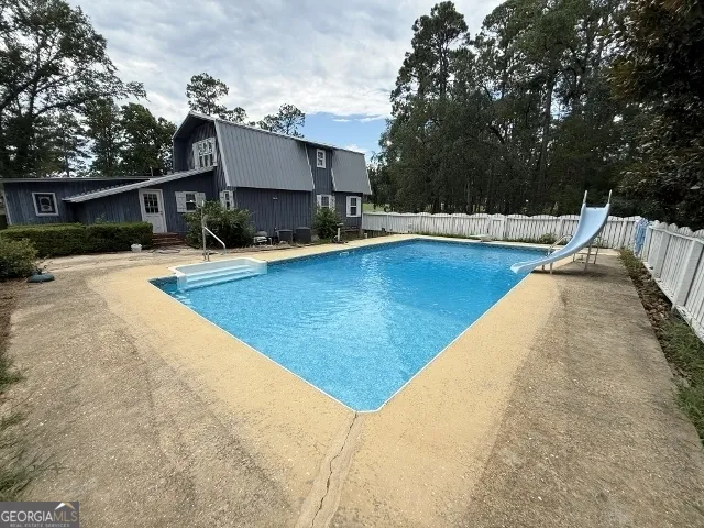 817 Golf DR Swainsboro, GA 30401
