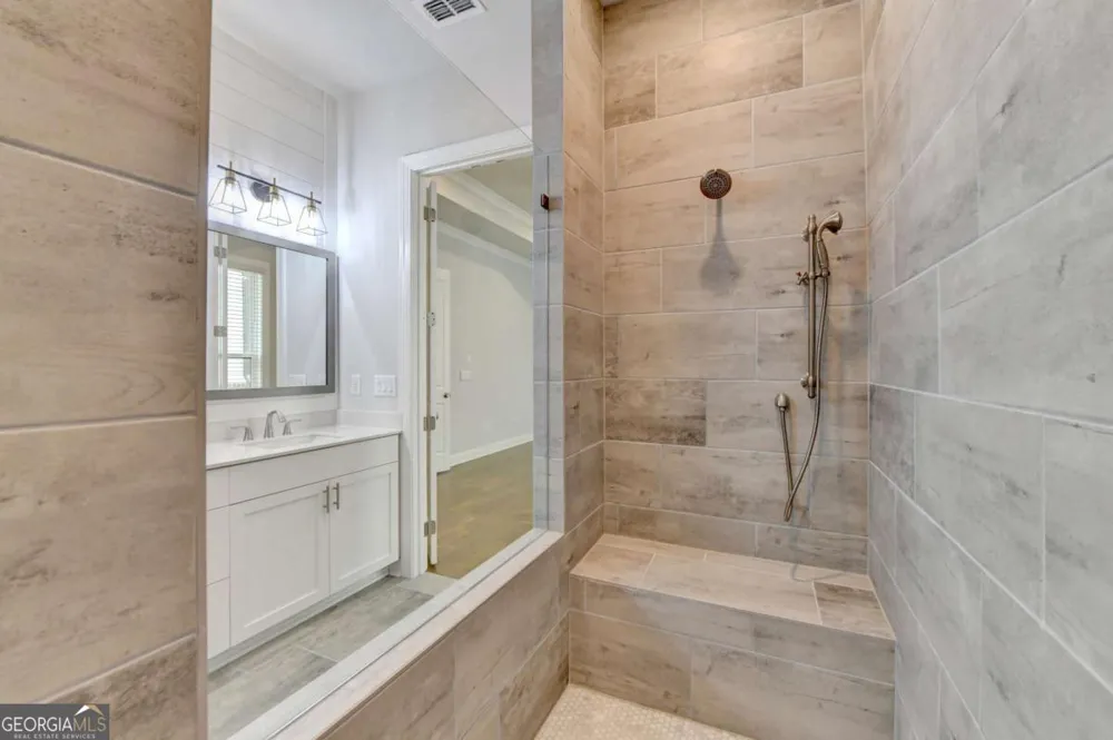 4536 Molder DR Buford, GA 30518