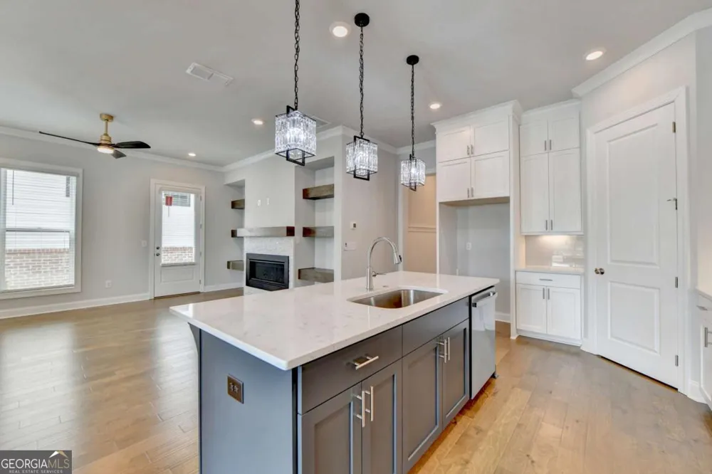 4536 Molder DR Buford, GA 30518