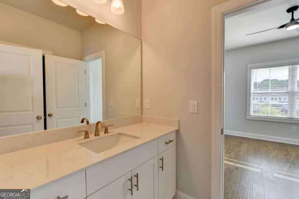 4536 Molder DR Buford, GA 30518