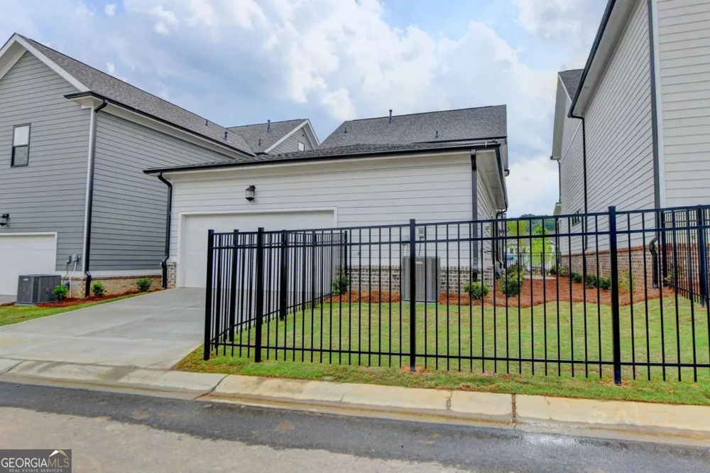 4536 Molder DR Buford, GA 30518