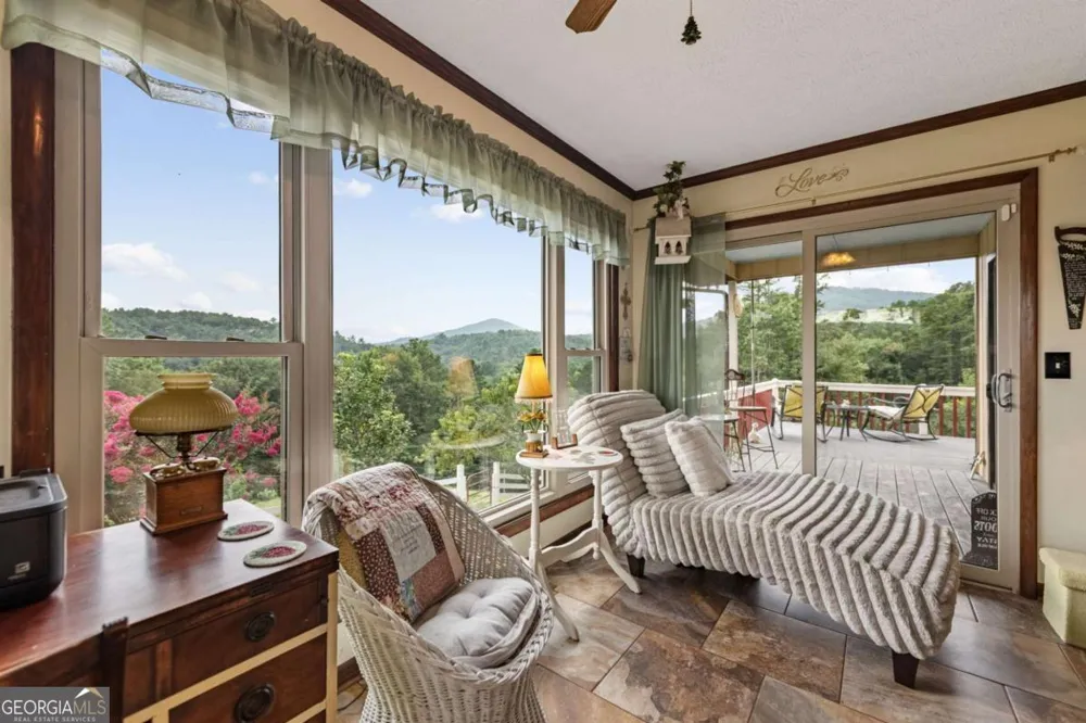 90 Fox RUN Blue Ridge, GA 30513