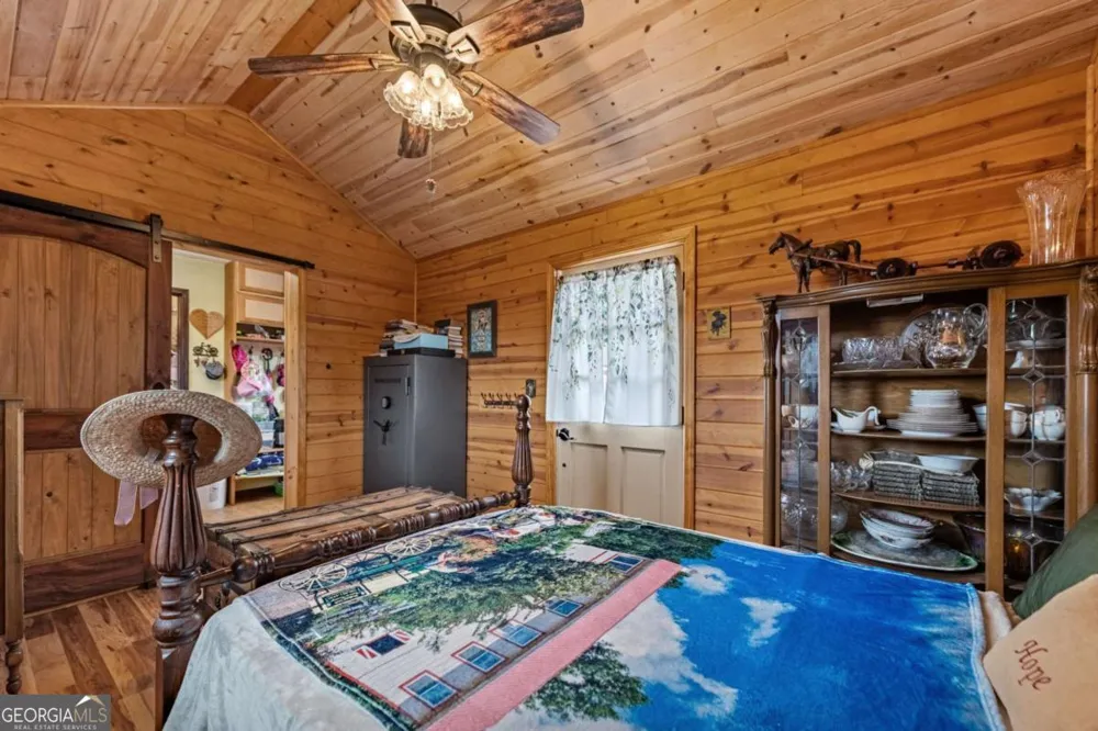 90 Fox RUN Blue Ridge, GA 30513