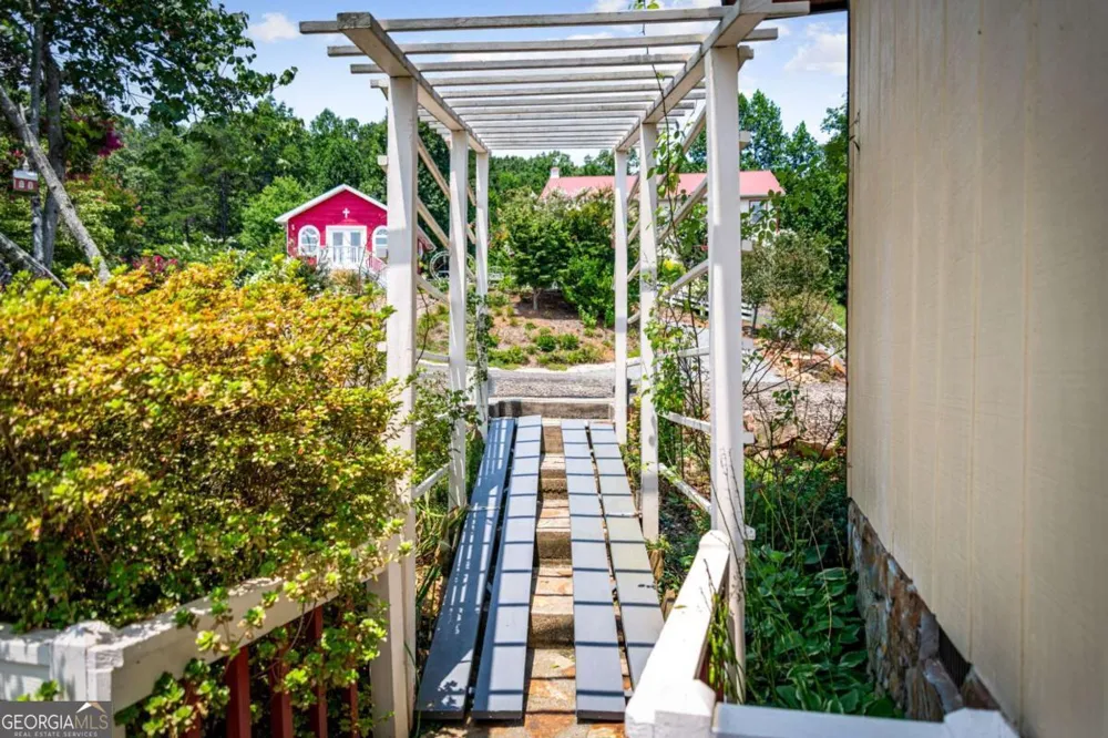 90 Fox RUN Blue Ridge, GA 30513