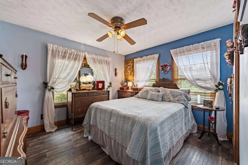 90 Fox RUN Blue Ridge, GA 30513