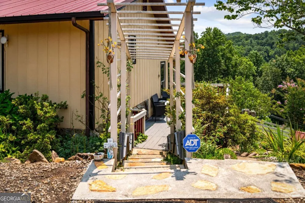 90 Fox RUN Blue Ridge, GA 30513