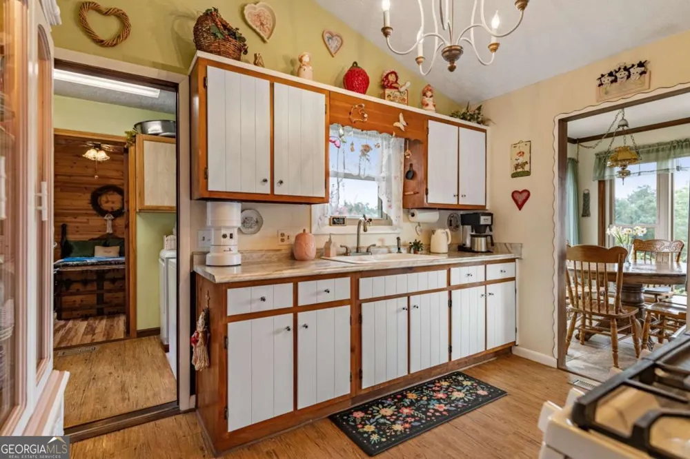 90 Fox RUN Blue Ridge, GA 30513