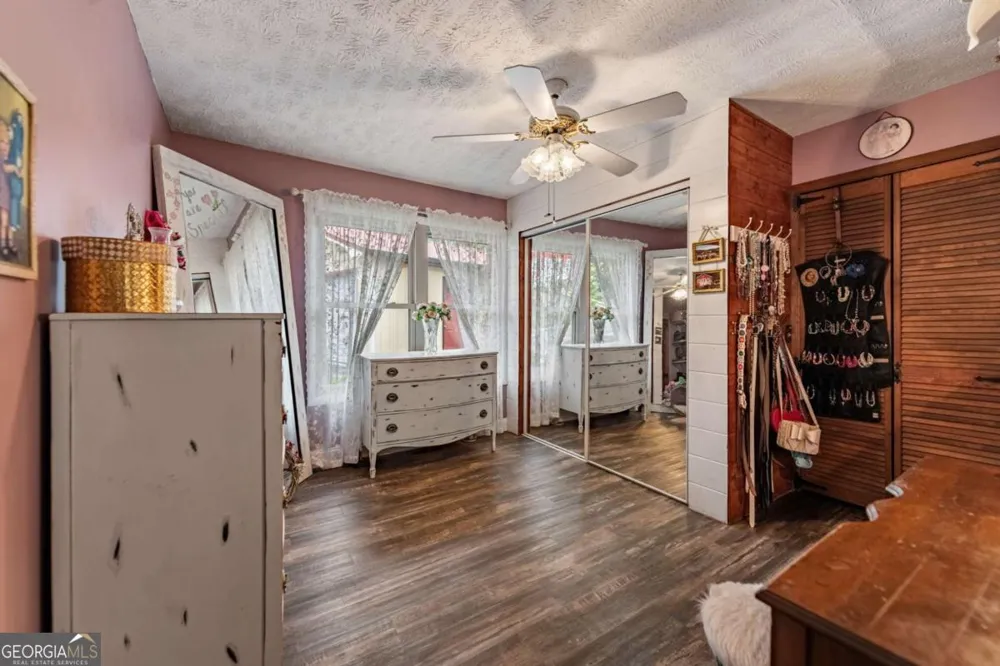 90 Fox RUN Blue Ridge, GA 30513