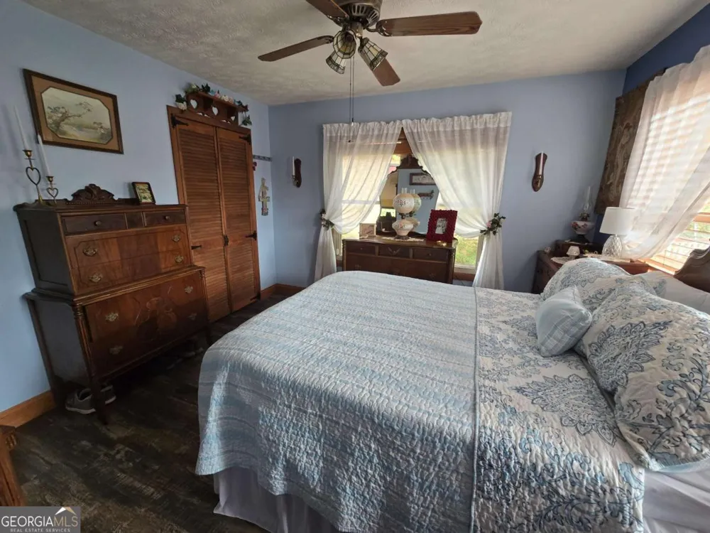 90 Fox RUN Blue Ridge, GA 30513