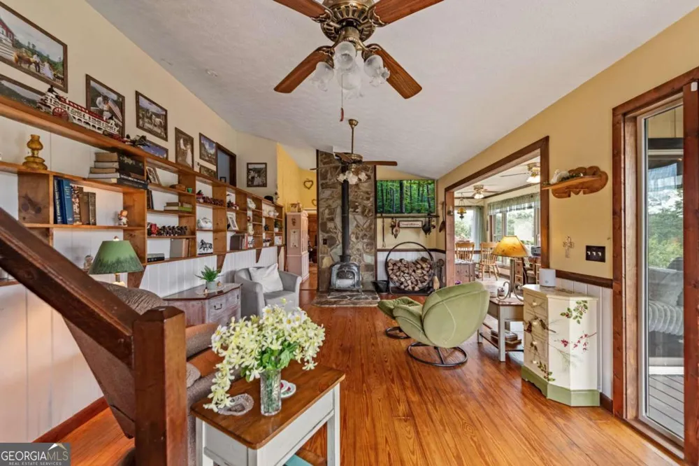90 Fox RUN Blue Ridge, GA 30513
