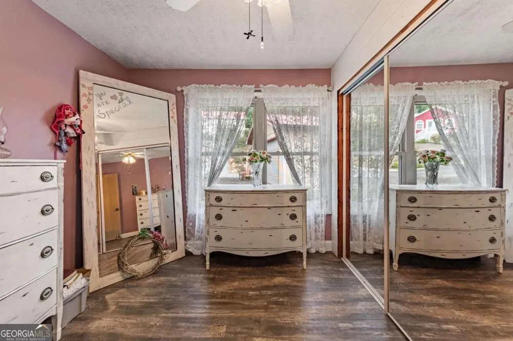 90 Fox RUN Blue Ridge, GA 30513