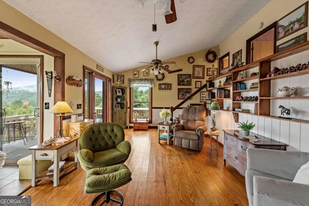 90 Fox RUN Blue Ridge, GA 30513