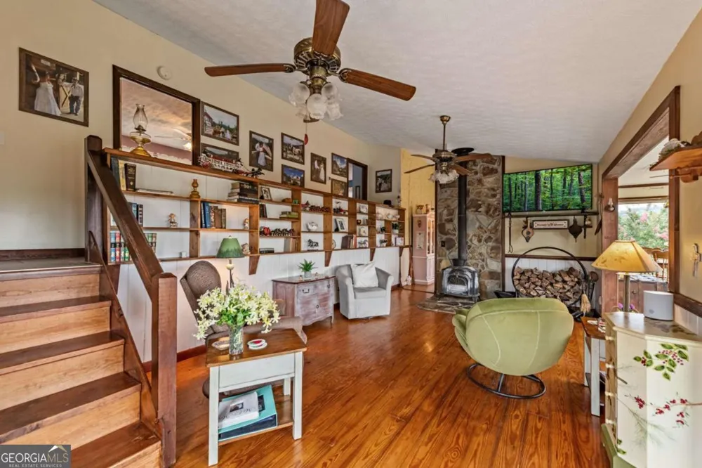 90 Fox RUN Blue Ridge, GA 30513
