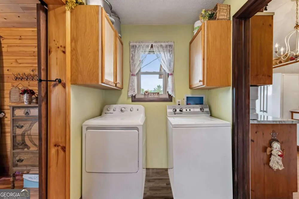 90 Fox RUN Blue Ridge, GA 30513