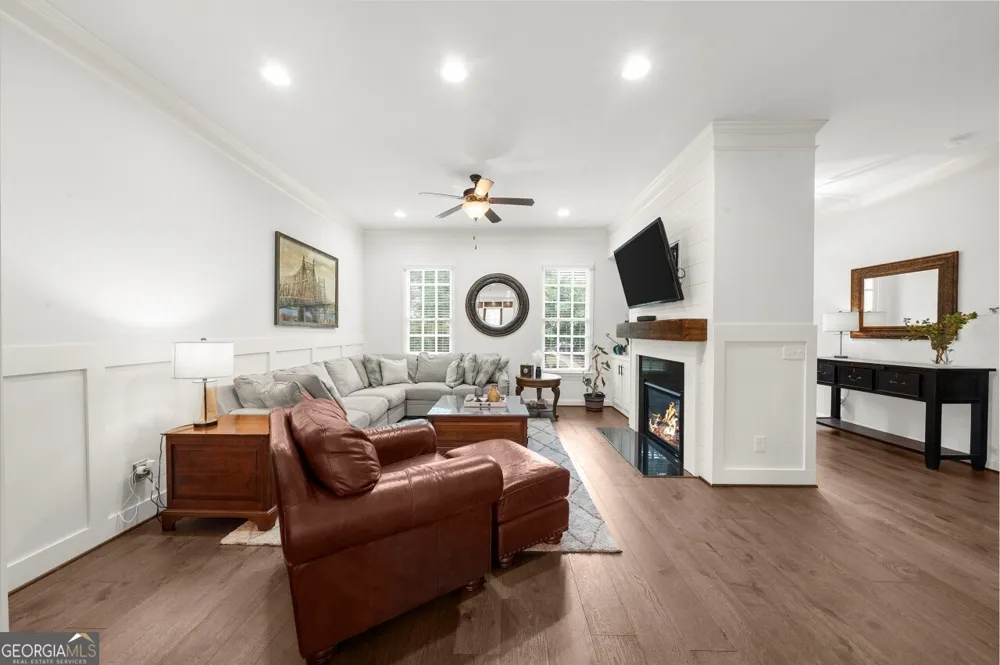 410 Rose Garden LN Alpharetta, GA 30009