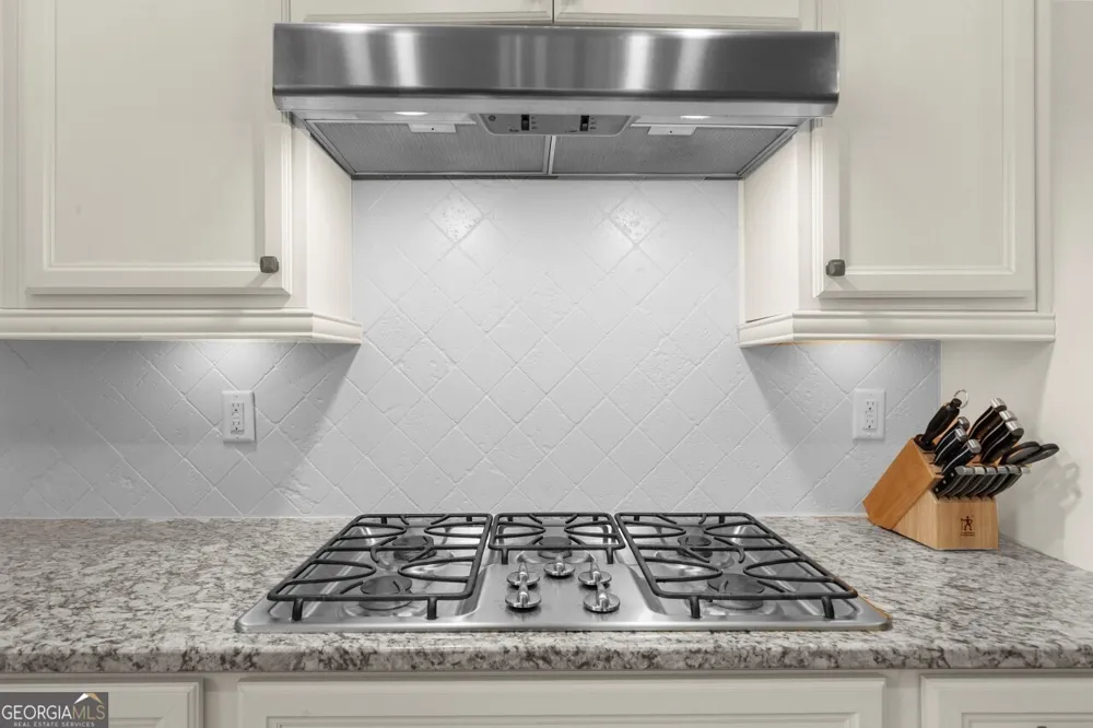 410 Rose Garden LN Alpharetta, GA 30009