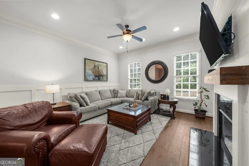 410 Rose Garden LN Alpharetta, GA 30009