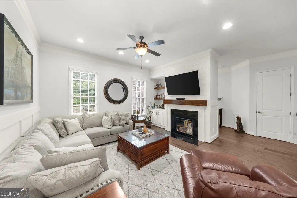 410 Rose Garden LN Alpharetta, GA 30009
