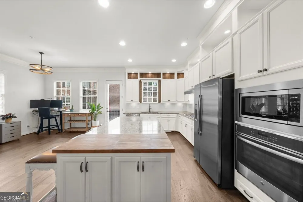 410 Rose Garden LN Alpharetta, GA 30009