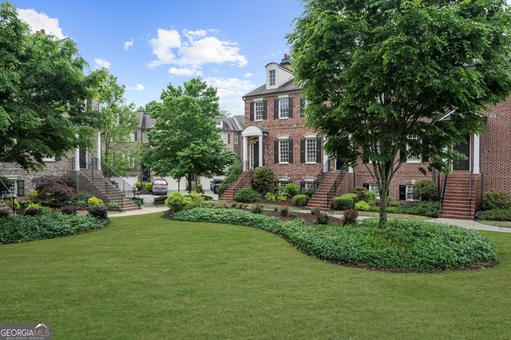 410 Rose Garden LN Alpharetta, GA 30009