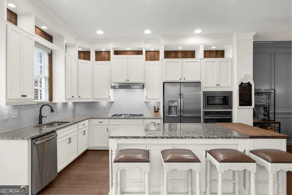 410 Rose Garden LN Alpharetta, GA 30009