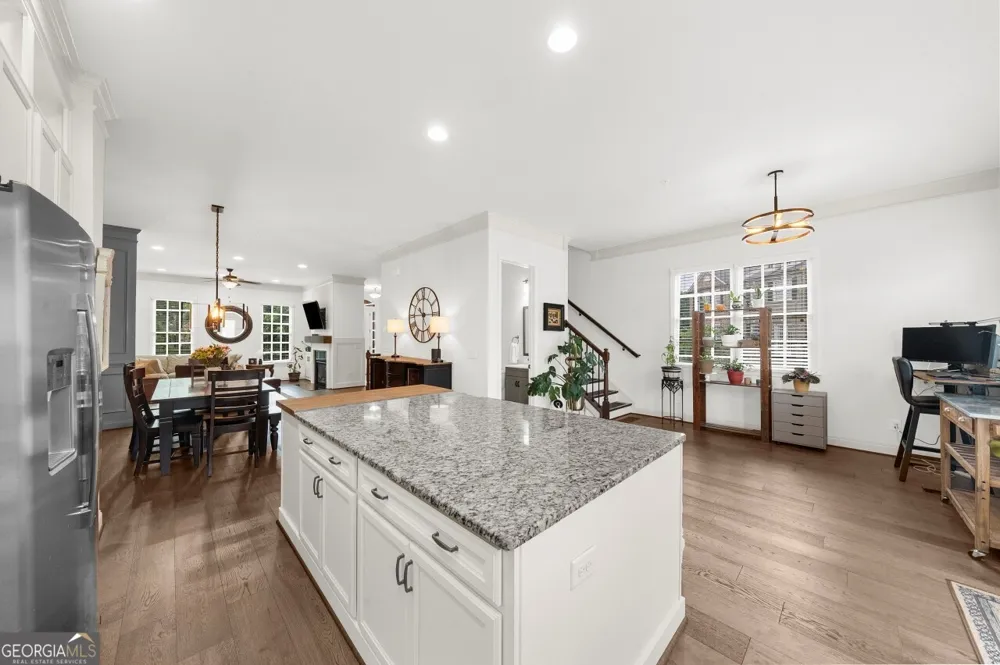 410 Rose Garden LN Alpharetta, GA 30009