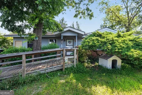 216 Harris ST