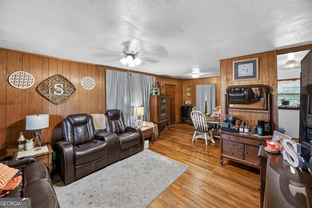 216 Harris ST Warner Robins, GA 31093